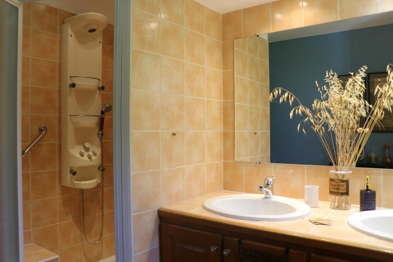 Les Chambres De Fanny Cabrieres-d'Aigues Esterno foto